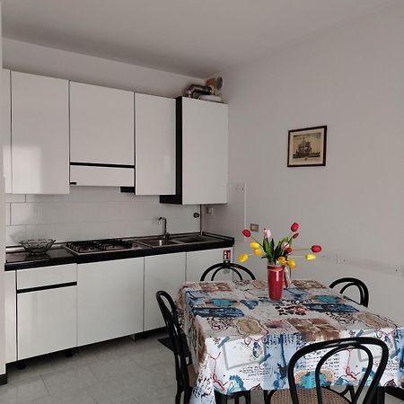סירמיונה Appartamenti Fiordaliso מראה חיצוני תמונה