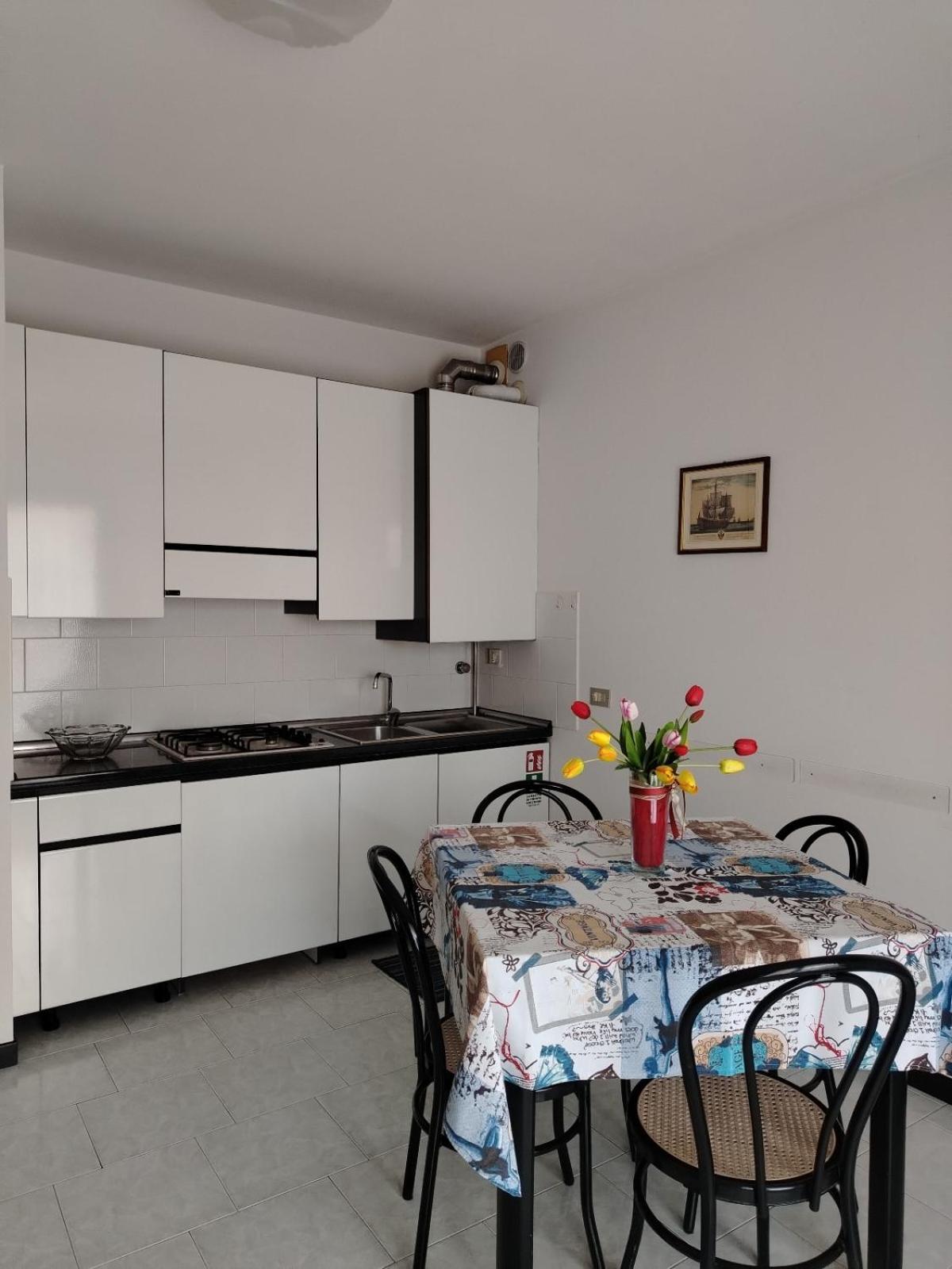 סירמיונה Appartamenti Fiordaliso מראה חיצוני תמונה