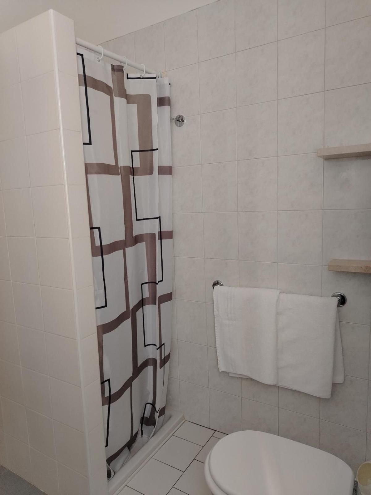 סירמיונה Appartamenti Fiordaliso מראה חיצוני תמונה
